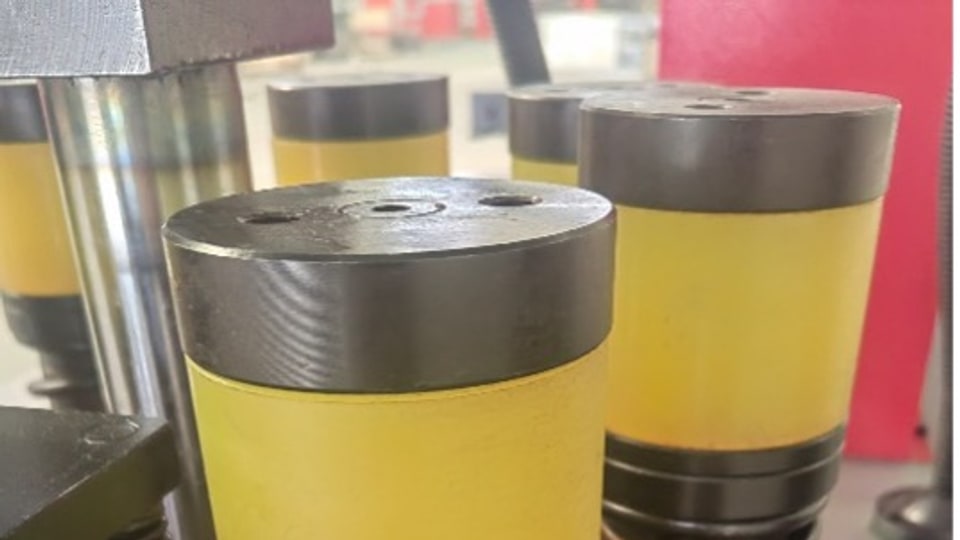 Multi-station busbar processing turret prepared for different copper thicknesses